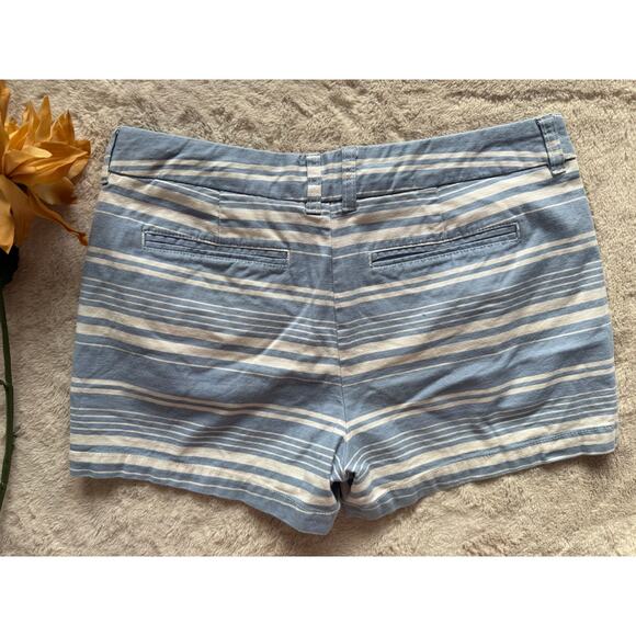 Khakis by Gap City 3 inch Short Size 8 - Picture 5 of 5